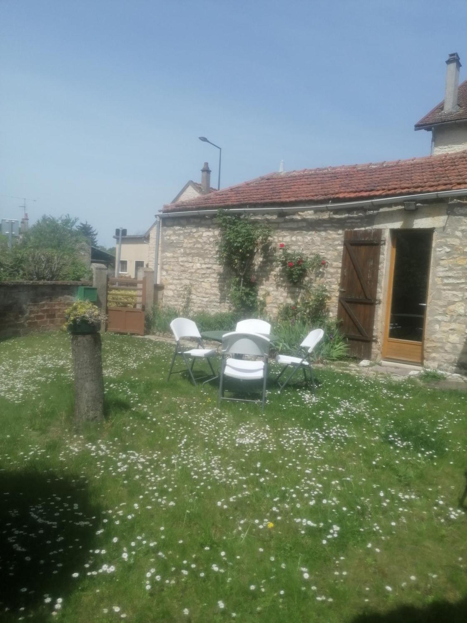Charmante Maison Pres De Vezelay Voutenay-sur-Cure Luaran gambar